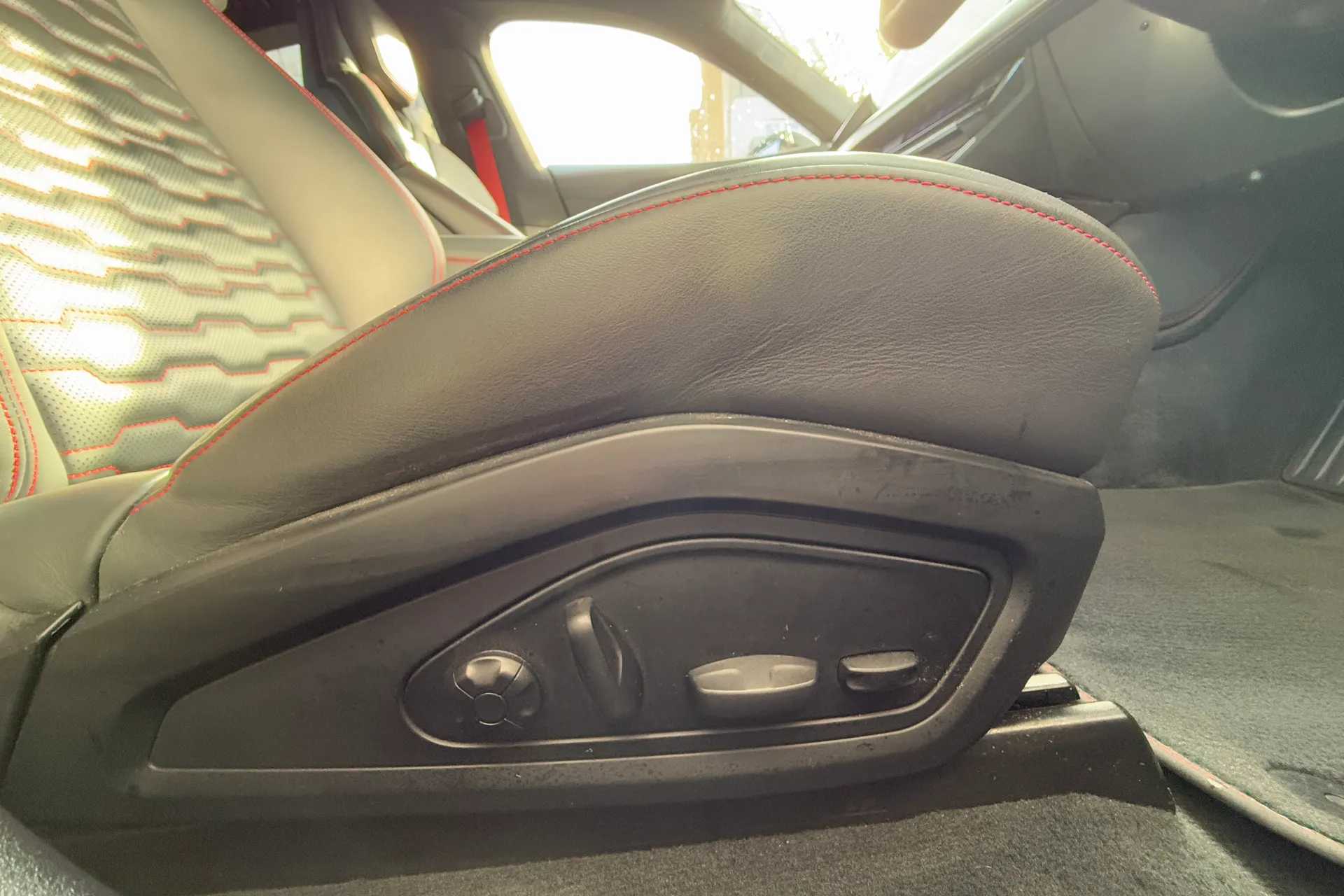 Audi RS e-tron GT thumbnail image number 14