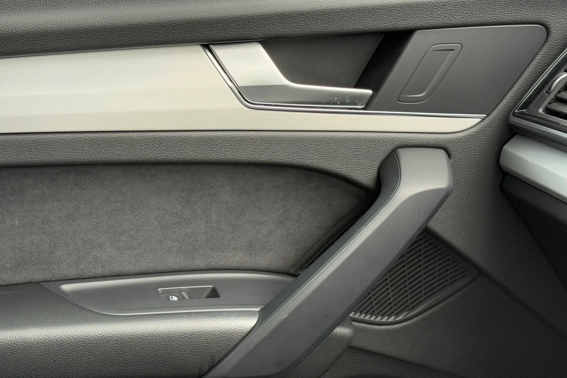 Audi Q5 thumbnail image number 33