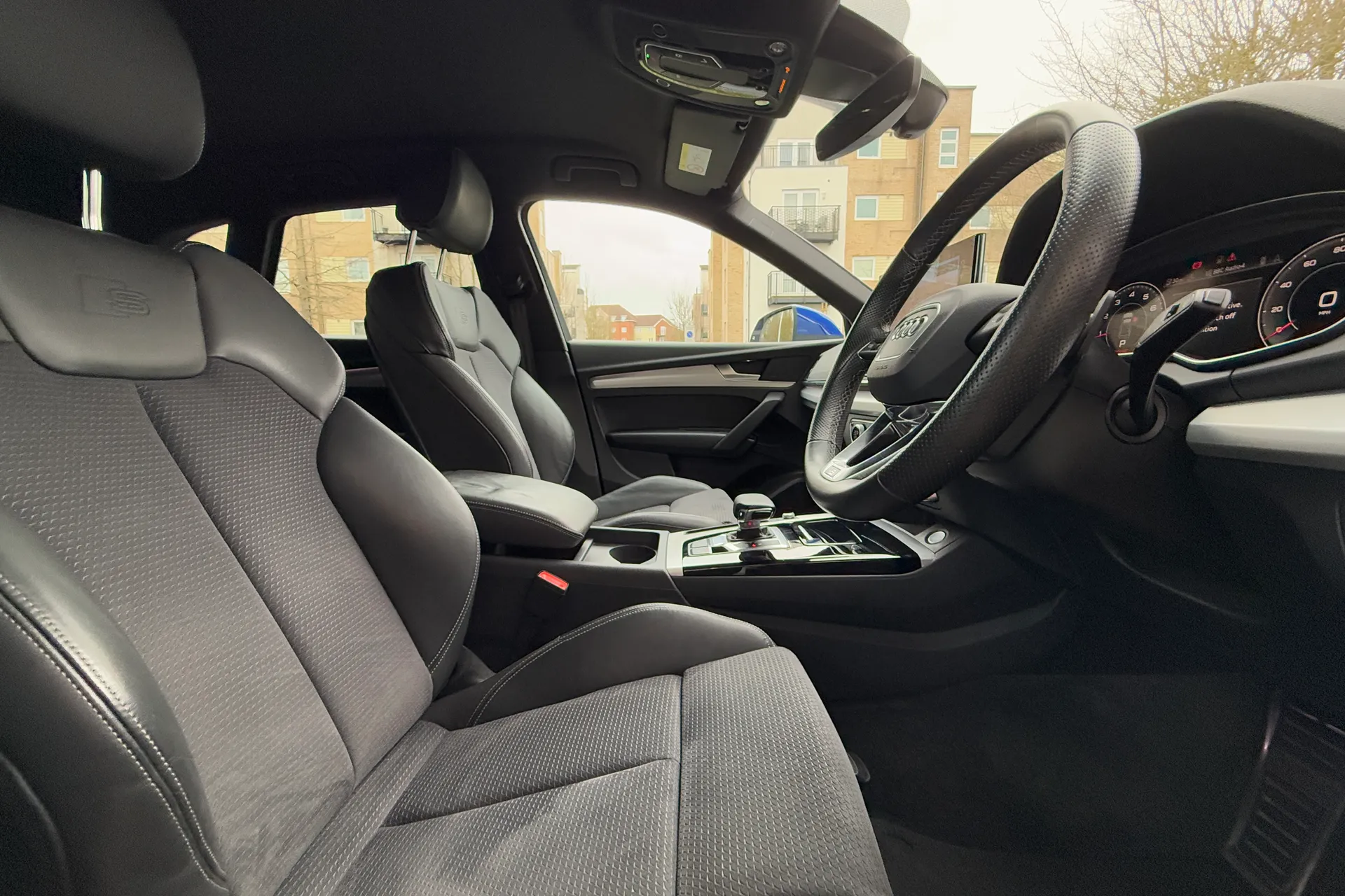 Audi Q5 thumbnail image number 36