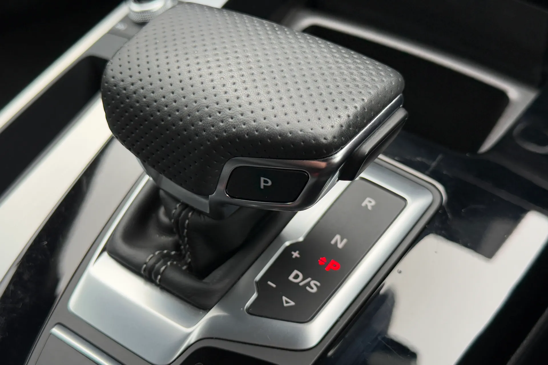 Audi Q5 thumbnail image number 24