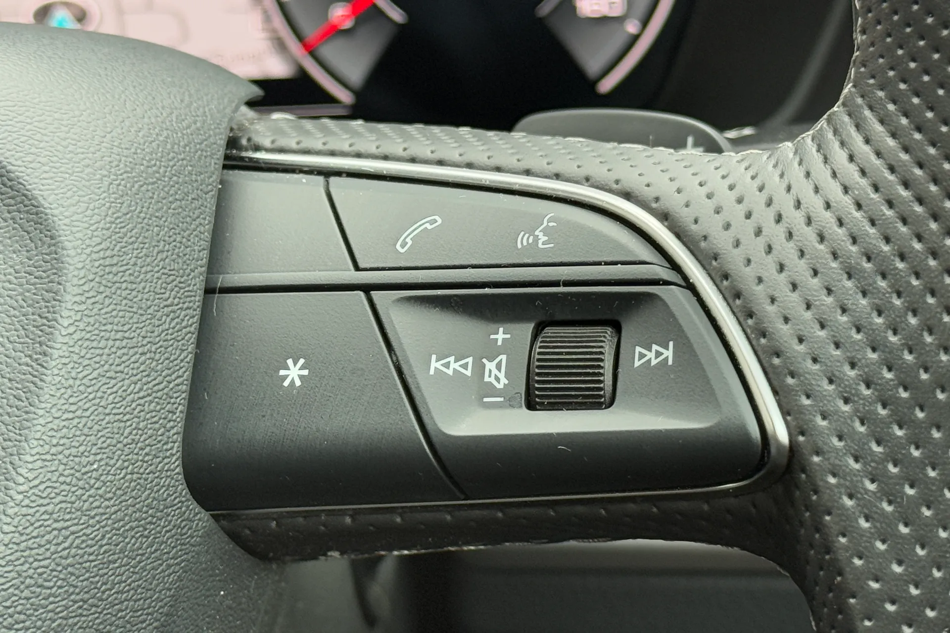 Audi Q5 thumbnail image number 16