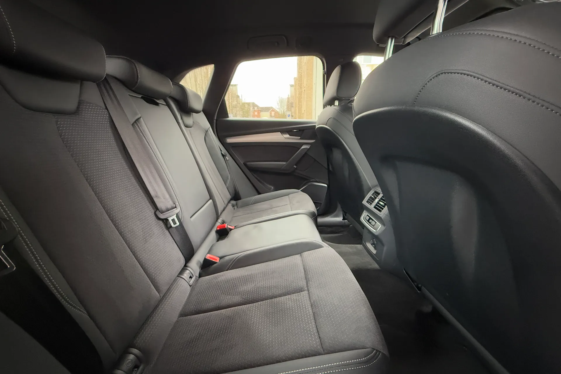 Audi Q5 thumbnail image number 37