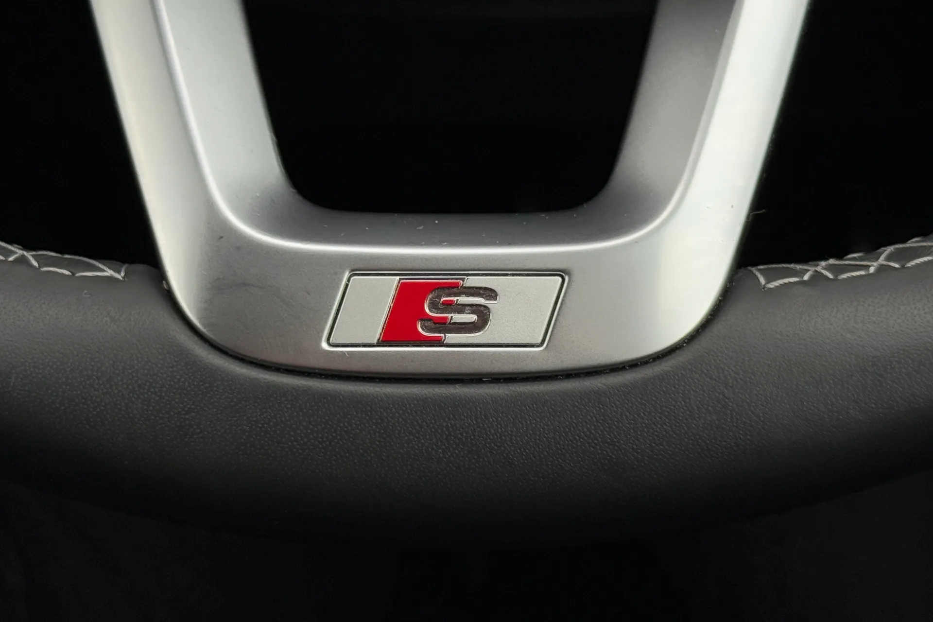 Audi Q5 thumbnail image number 16