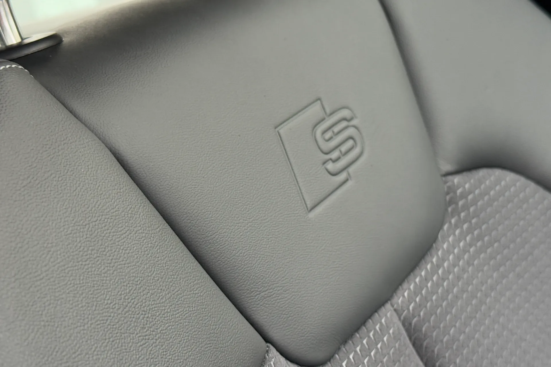 Audi Q5 thumbnail image number 28