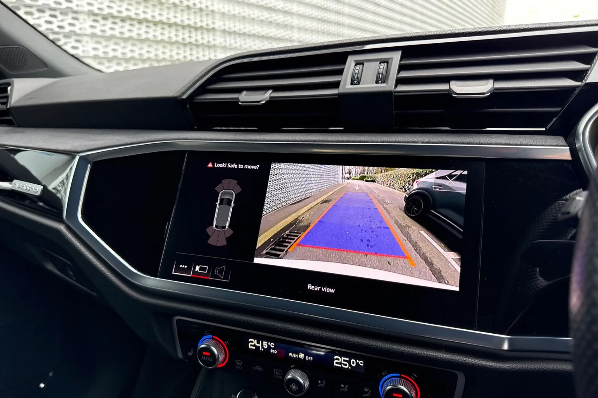 Audi RS Q3 thumbnail image number 5