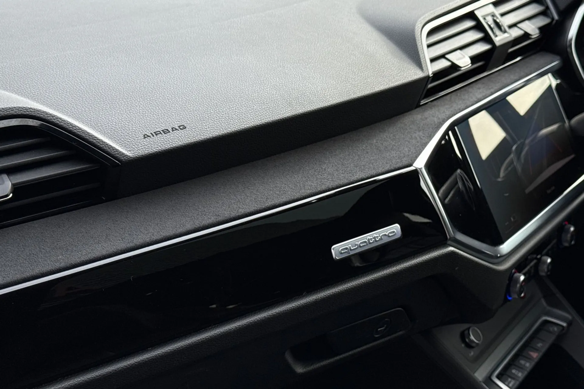 Audi RS Q3 thumbnail image number 58