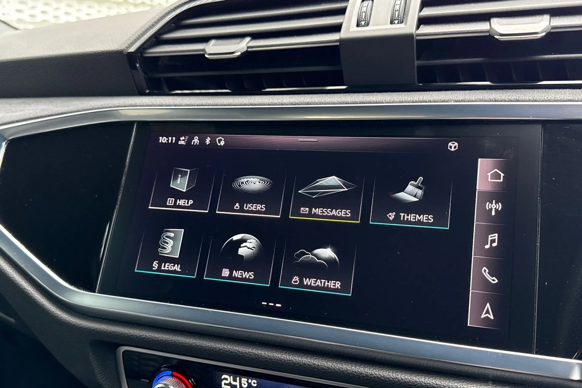 Audi RS Q3 thumbnail image number 20