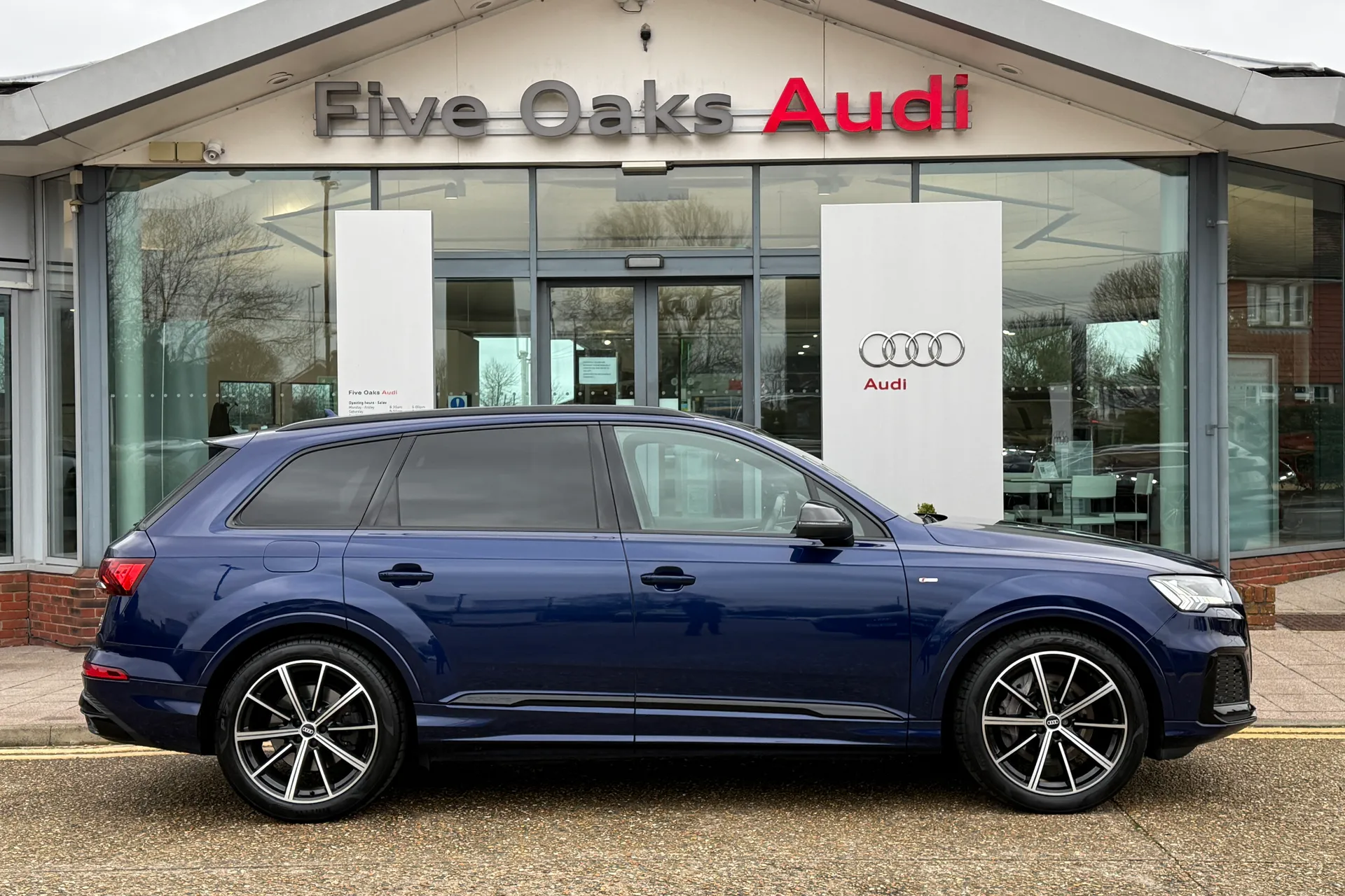 Audi Q7 thumbnail image number 2
