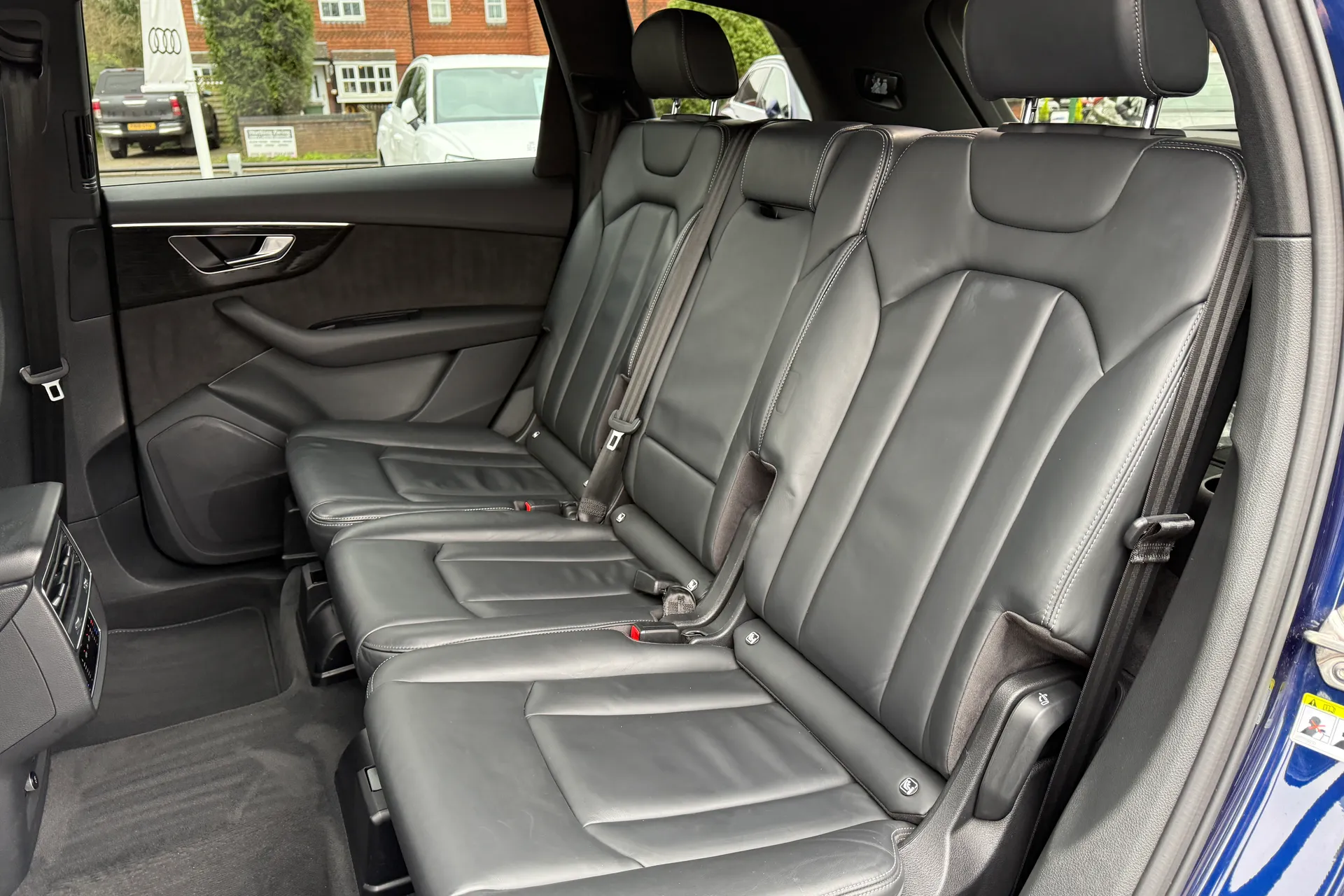 Audi Q7 thumbnail image number 44