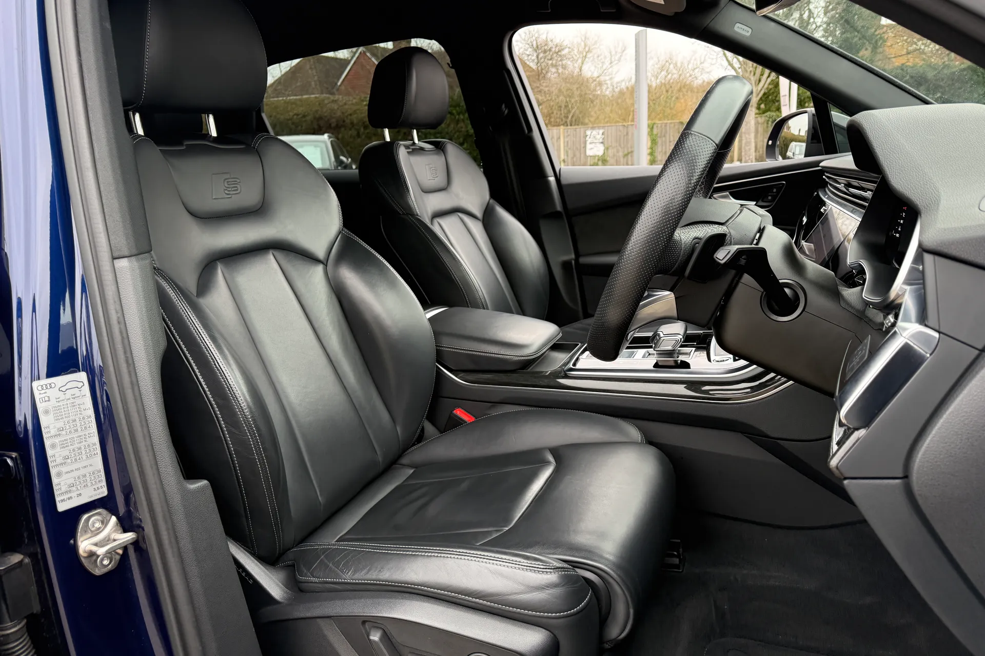 Audi Q7 thumbnail image number 27