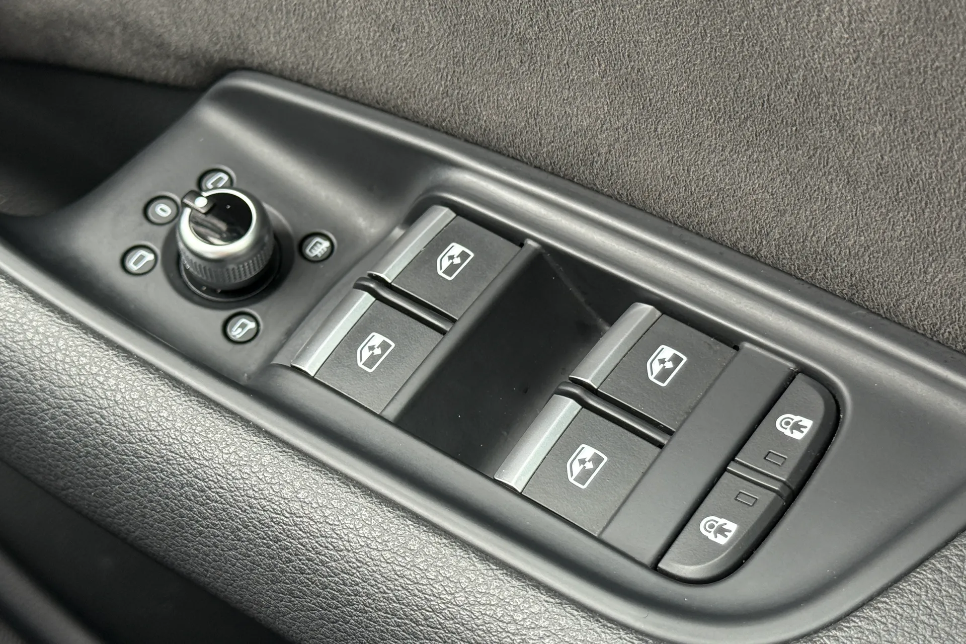 Audi Q7 thumbnail image number 19