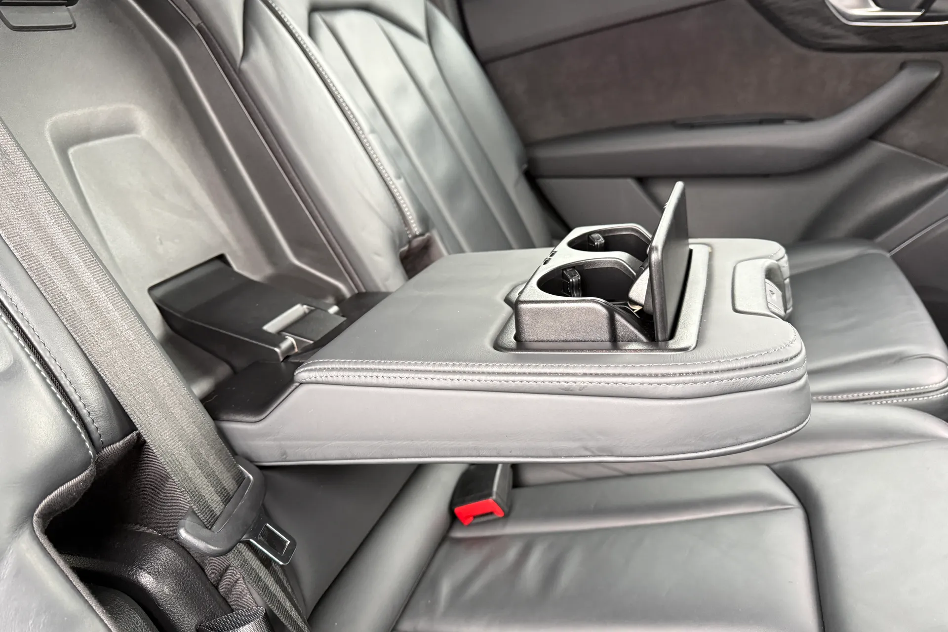 Audi Q7 thumbnail image number 47