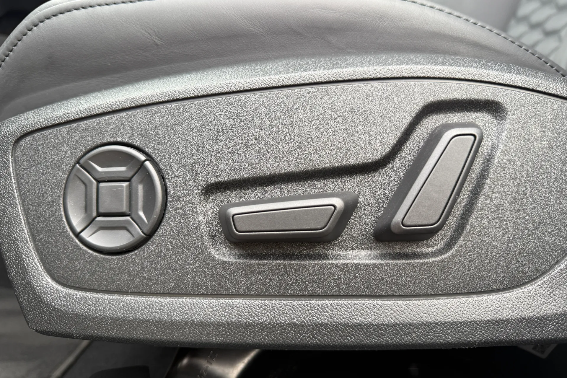 Audi RS3 thumbnail image number 20