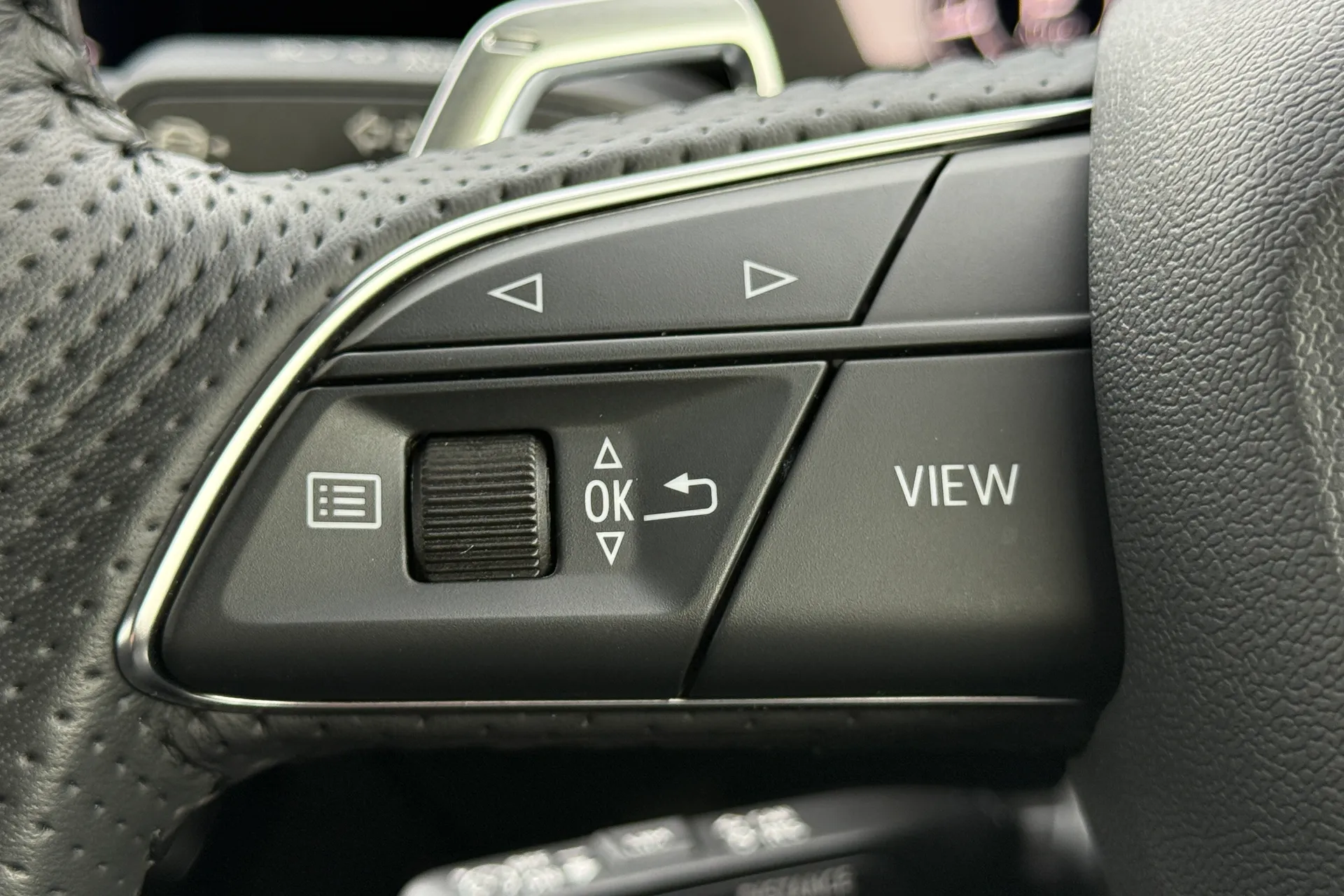 Audi RS3 thumbnail image number 25