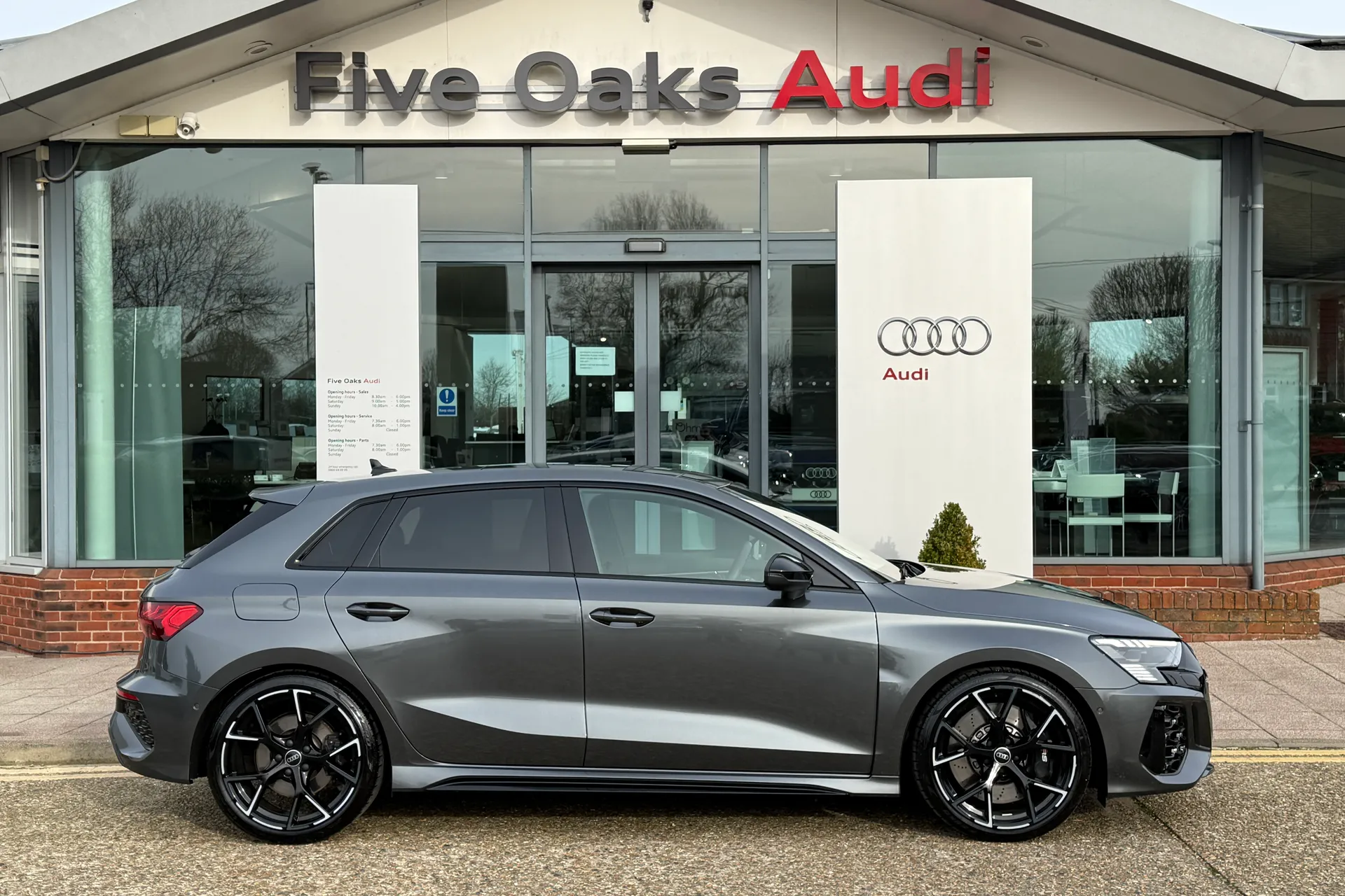 Audi RS3 thumbnail image number 2