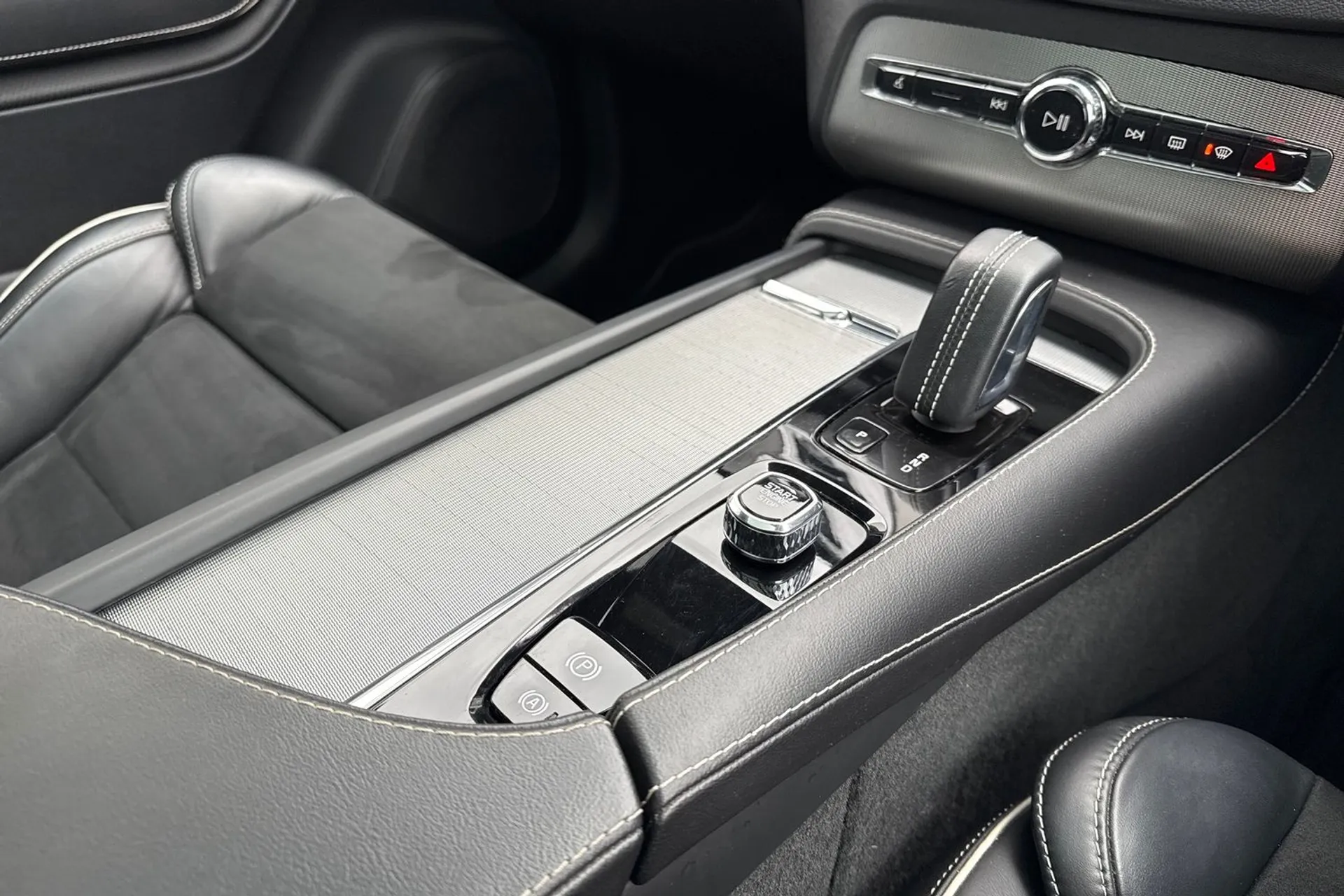 Volvo XC90 thumbnail image number 44