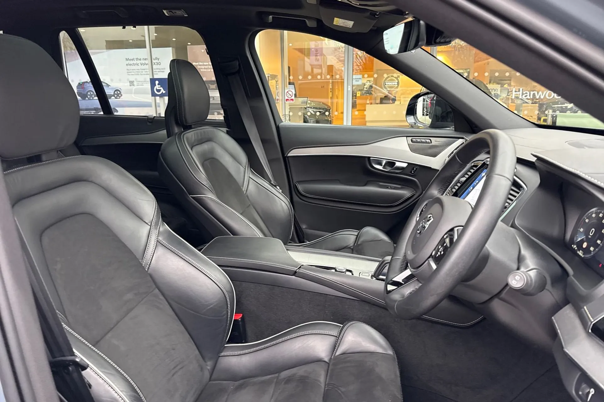 Volvo XC90 thumbnail image number 27