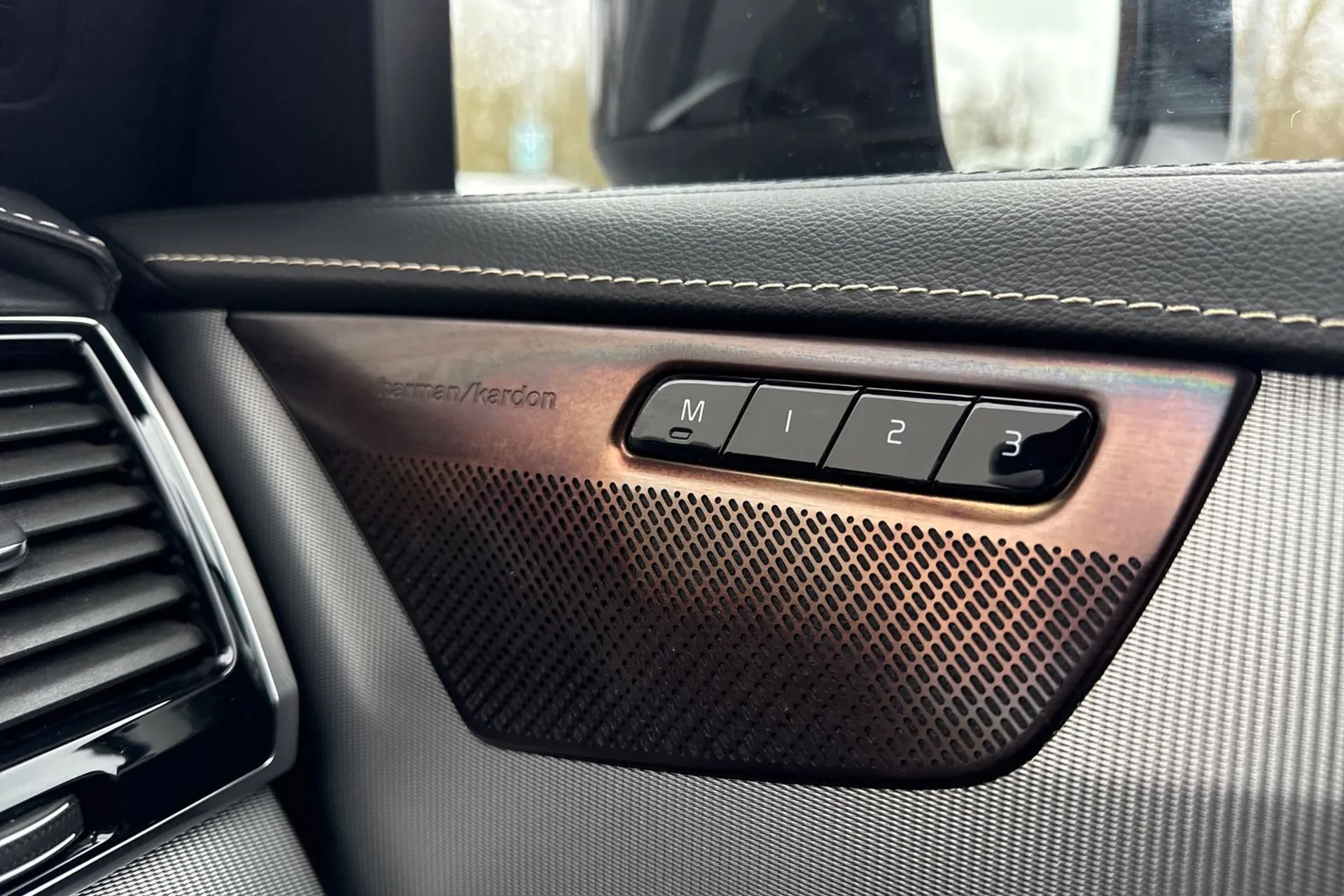 Volvo XC90 thumbnail image number 46