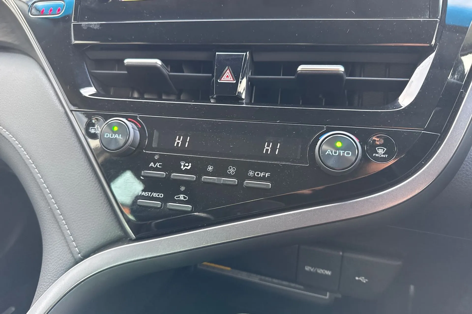 TOYOTA CAMRY thumbnail image number 38