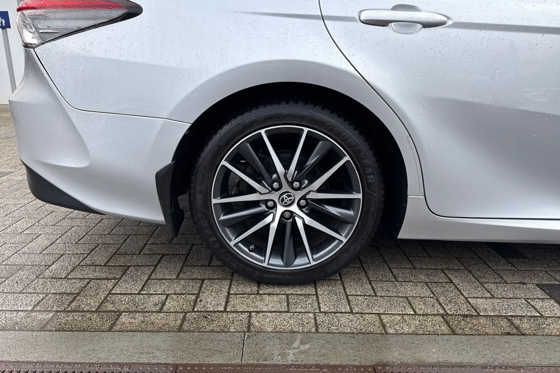 TOYOTA CAMRY thumbnail image number 14