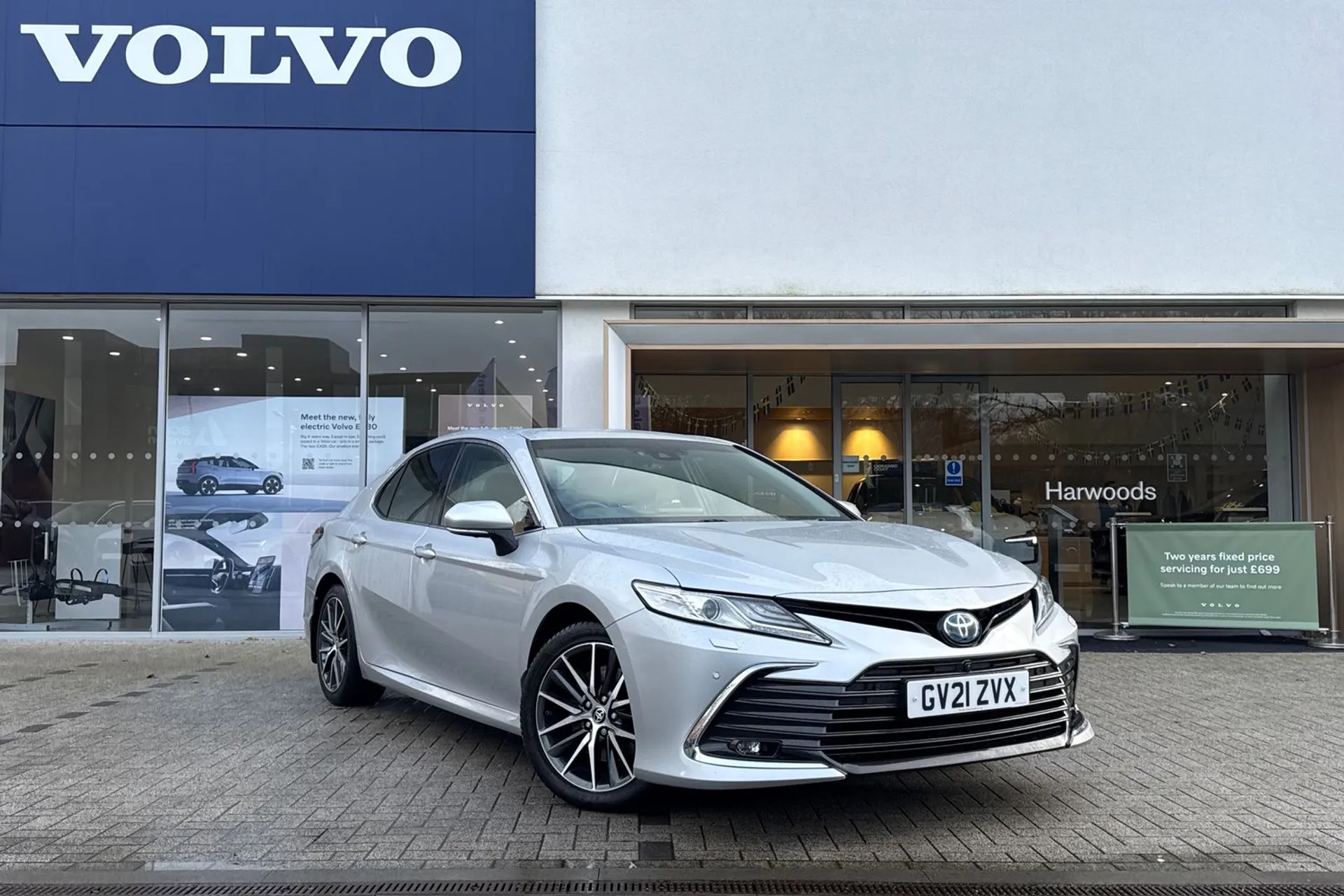 TOYOTA CAMRY focused image