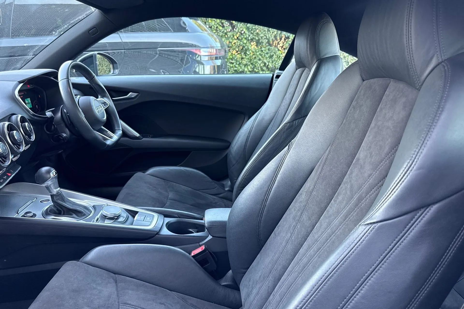 Audi TT thumbnail image number 44