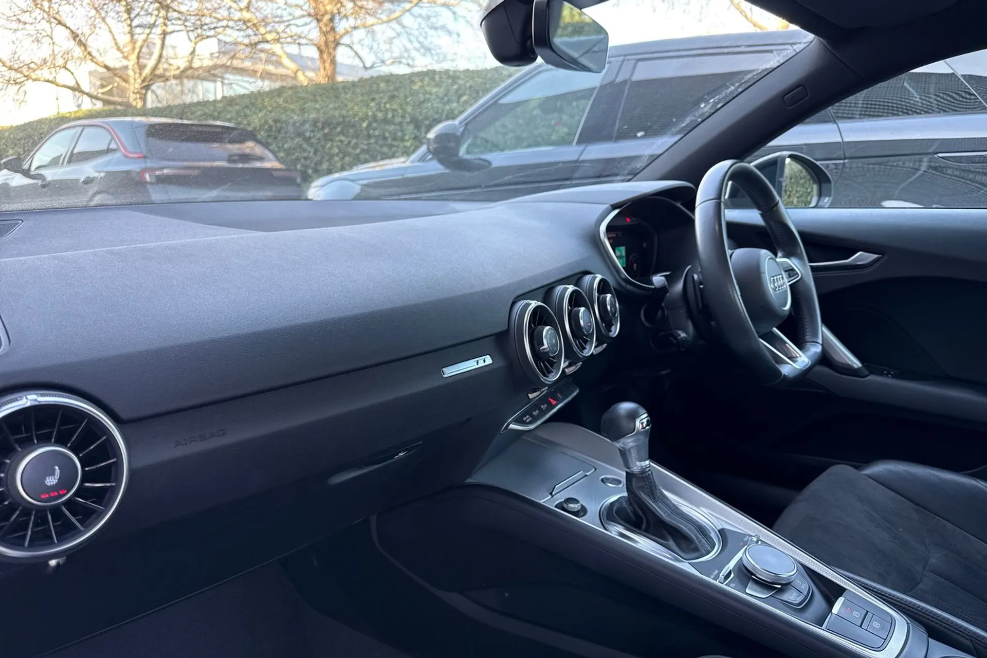 Audi TT thumbnail image number 18