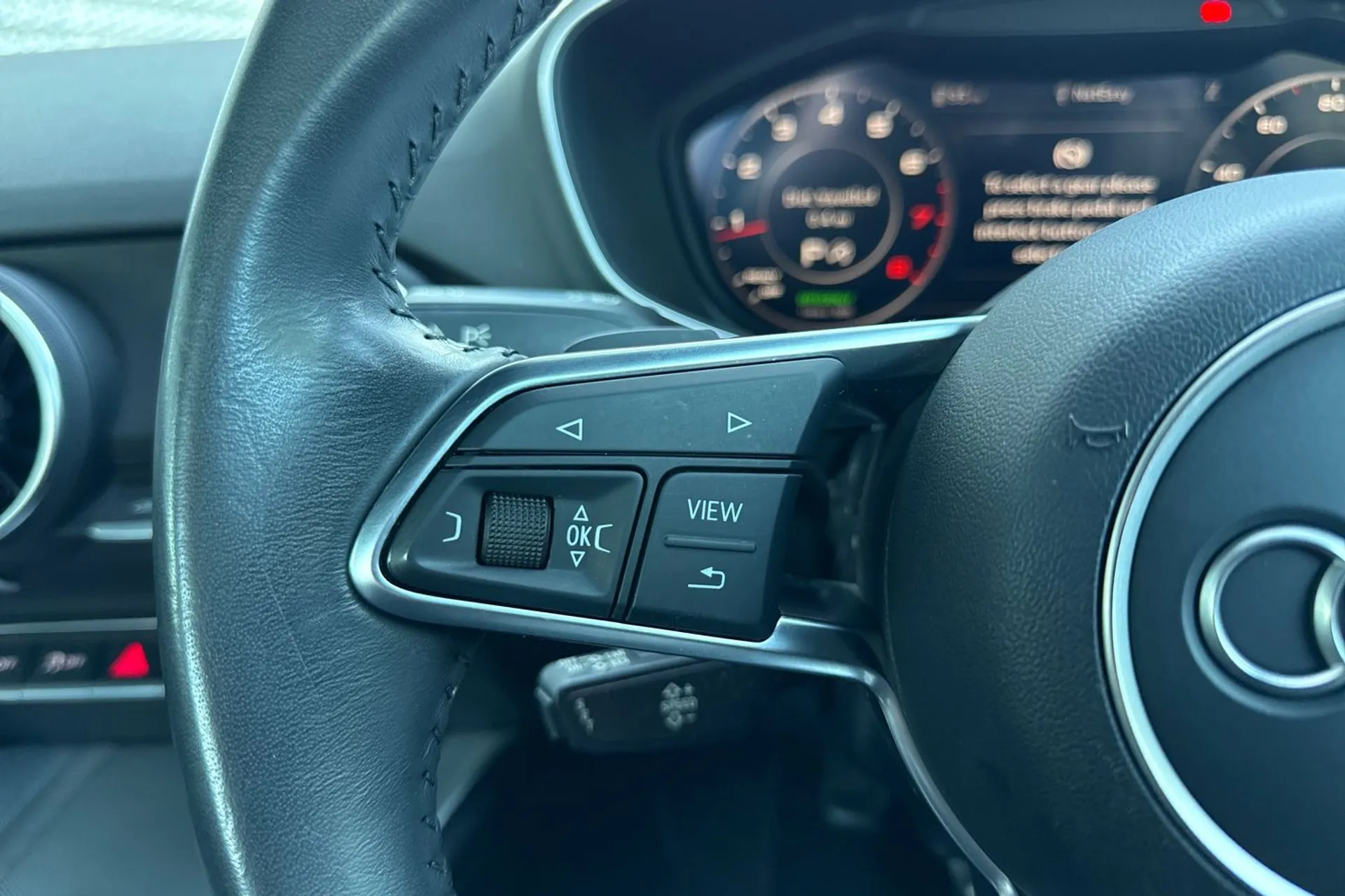 Audi TT thumbnail image number 26