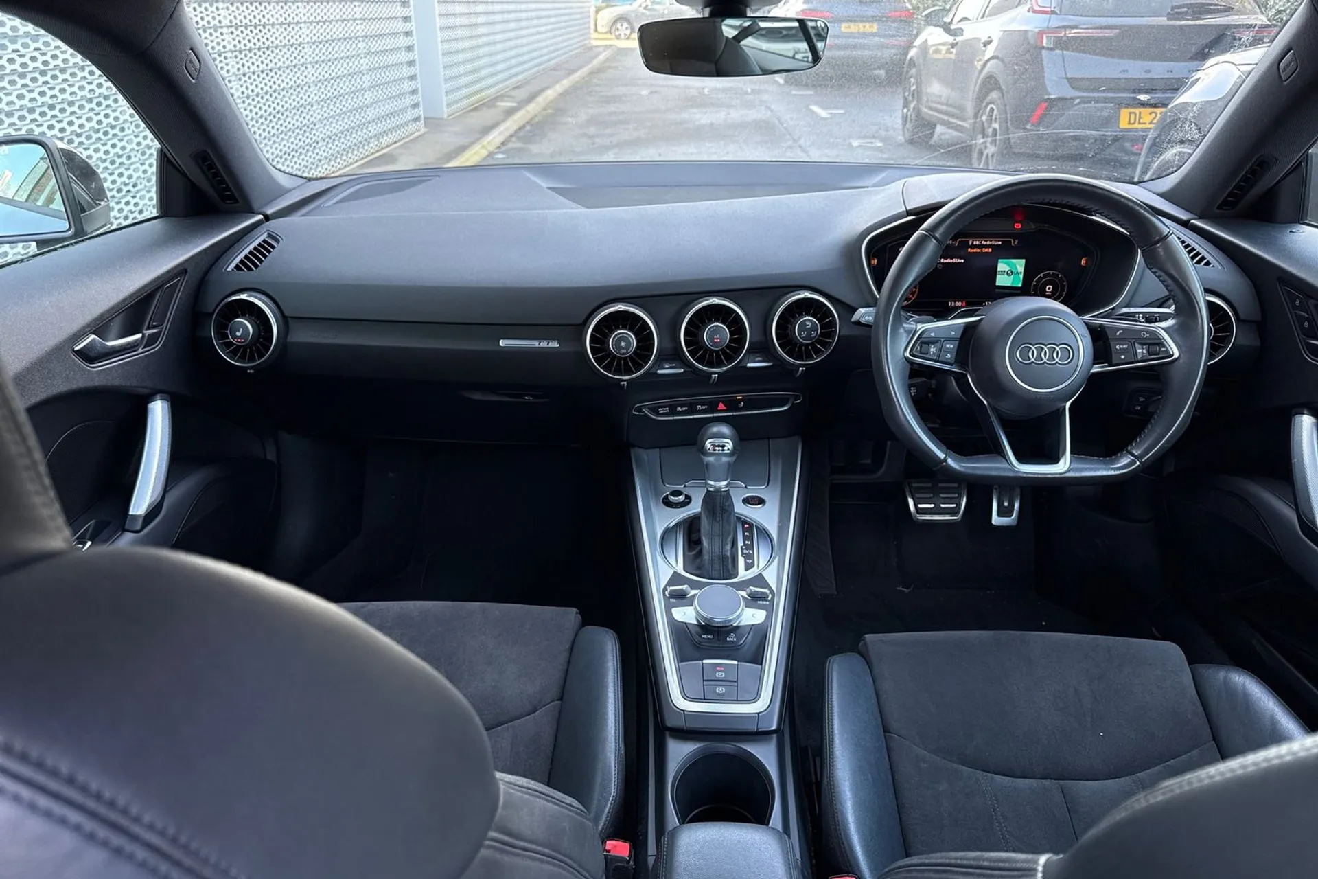 Audi TT thumbnail image number 3