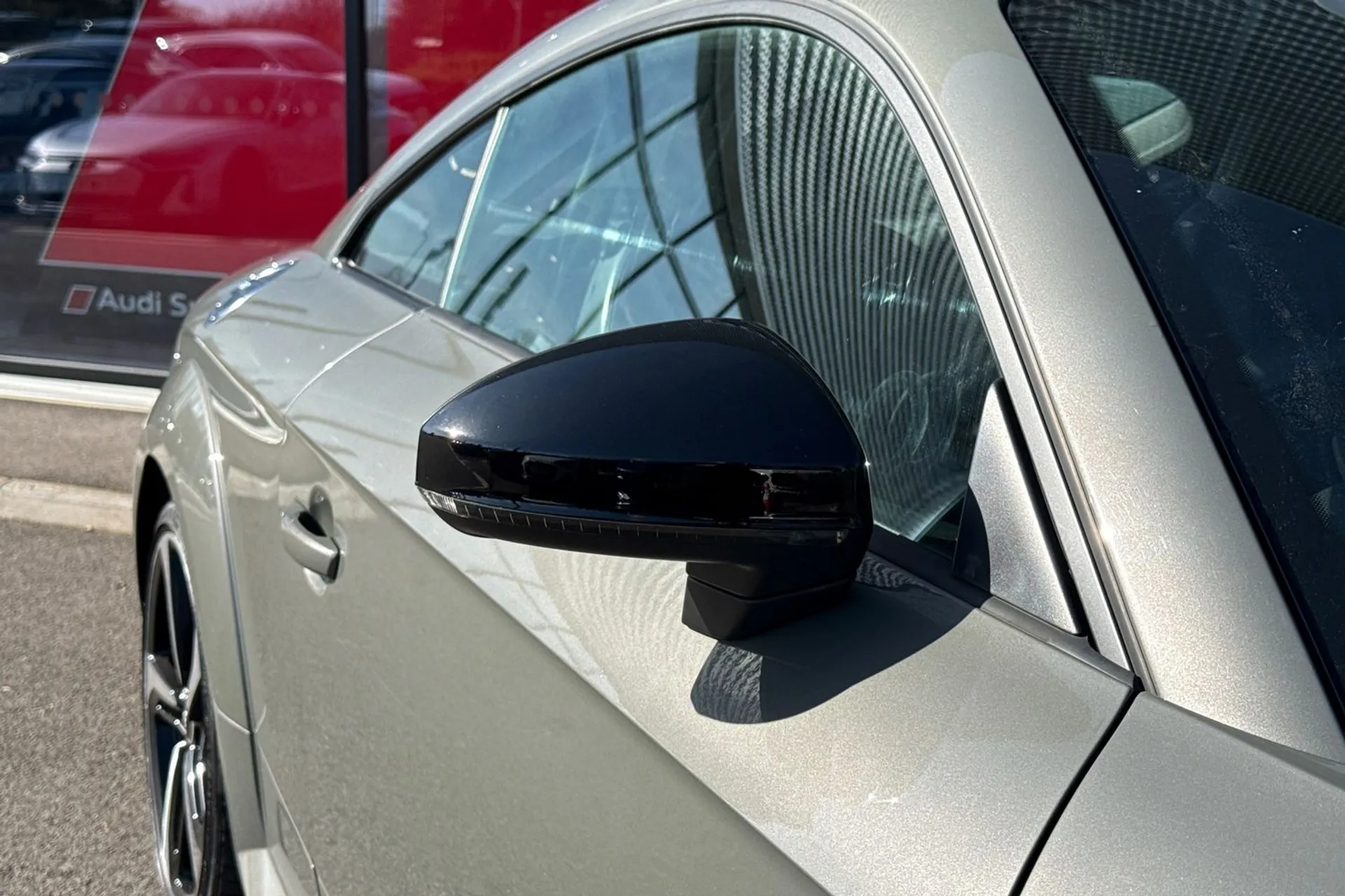 Audi TT thumbnail image number 30