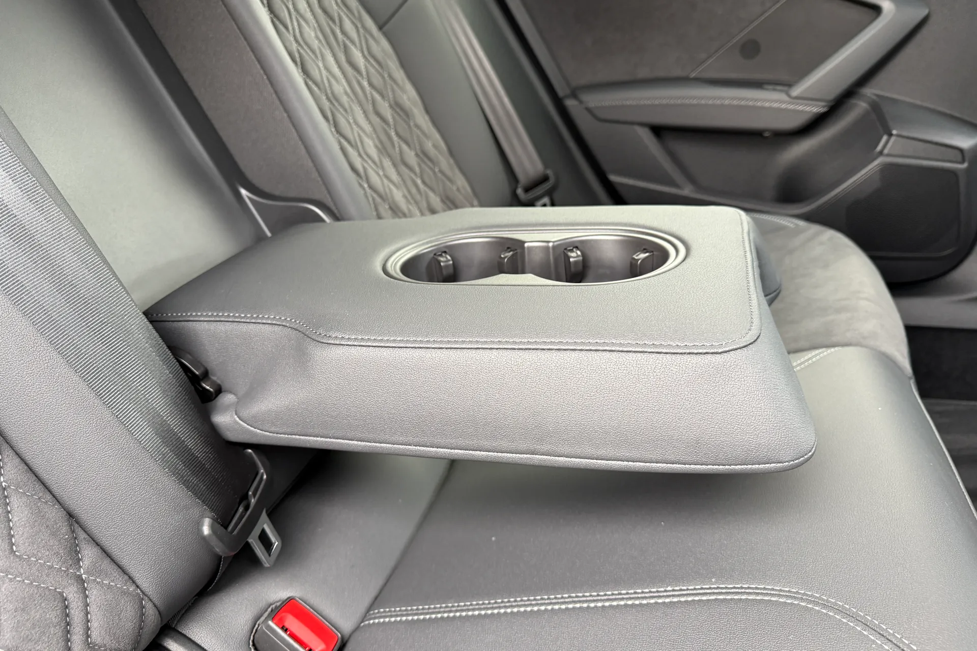 Audi A3 thumbnail image number 43