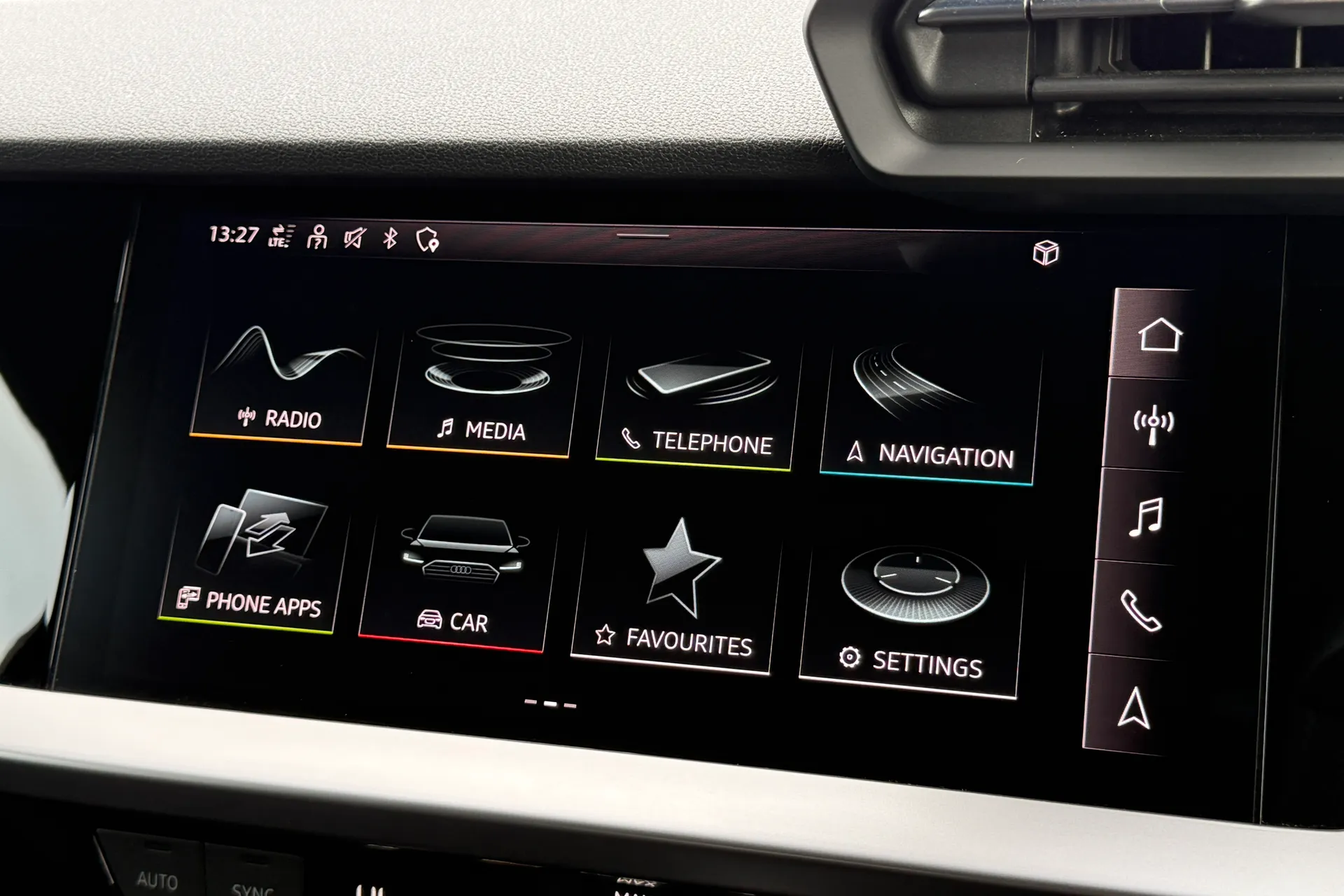 Audi A3 thumbnail image number 10