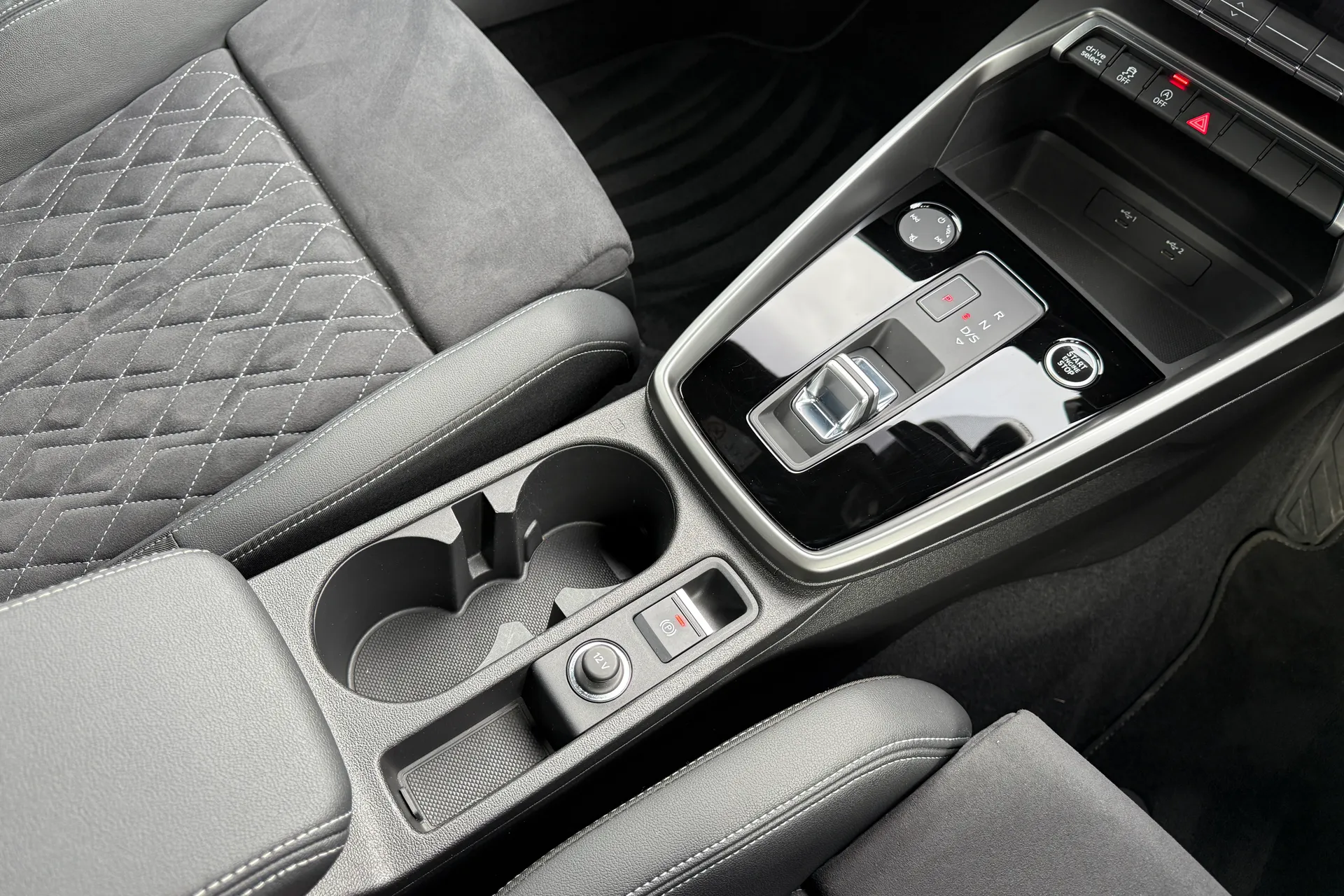 Audi A3 thumbnail image number 37