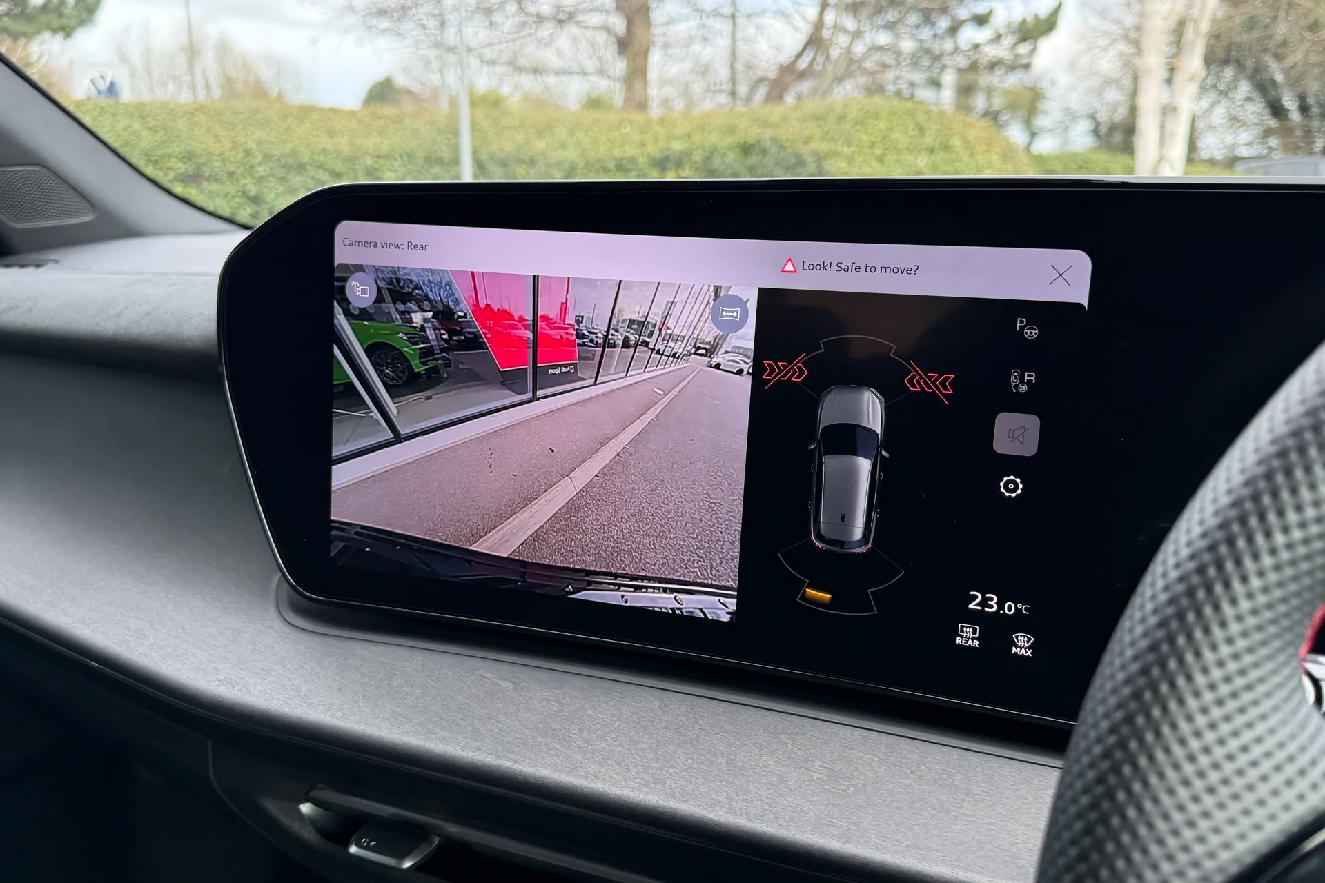 Audi Q3 thumbnail image number 4