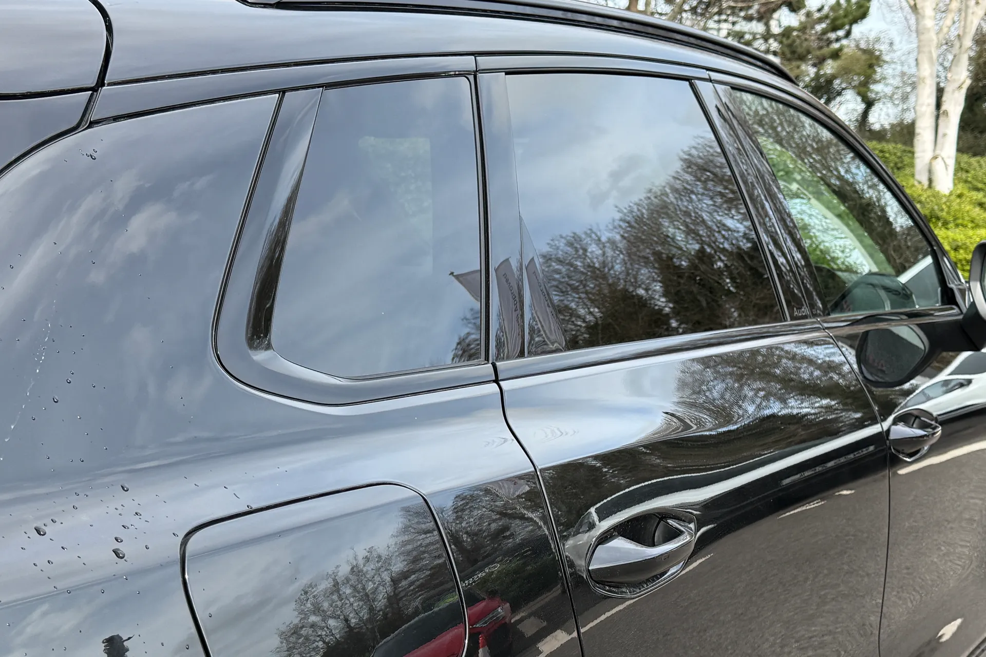 Audi Q3 thumbnail image number 14