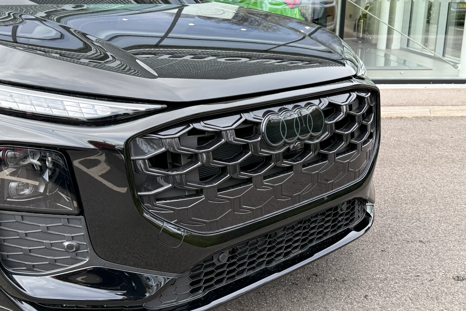 Audi Q3 thumbnail image number 7