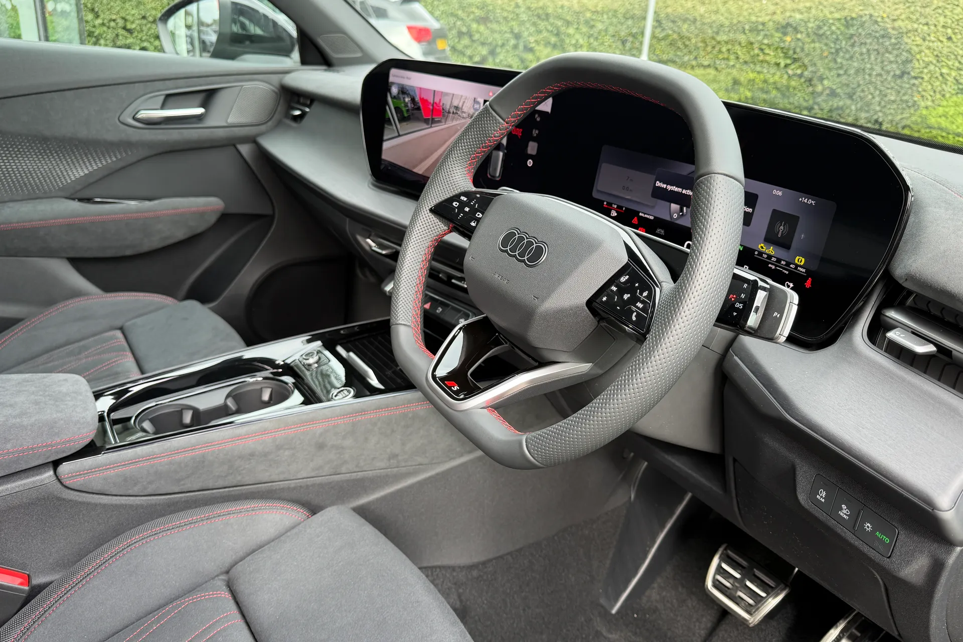 Audi Q3 thumbnail image number 11