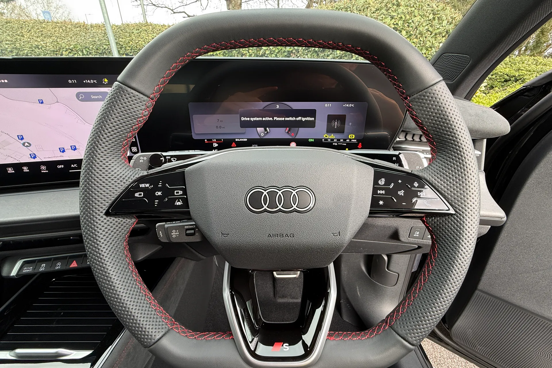 Audi Q3 thumbnail image number 18