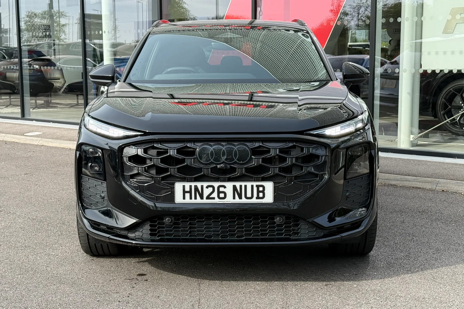 Audi Q3 thumbnail image number 16