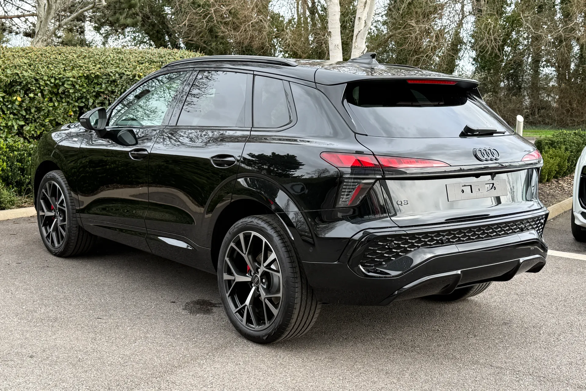 Audi Q3 thumbnail image number 21