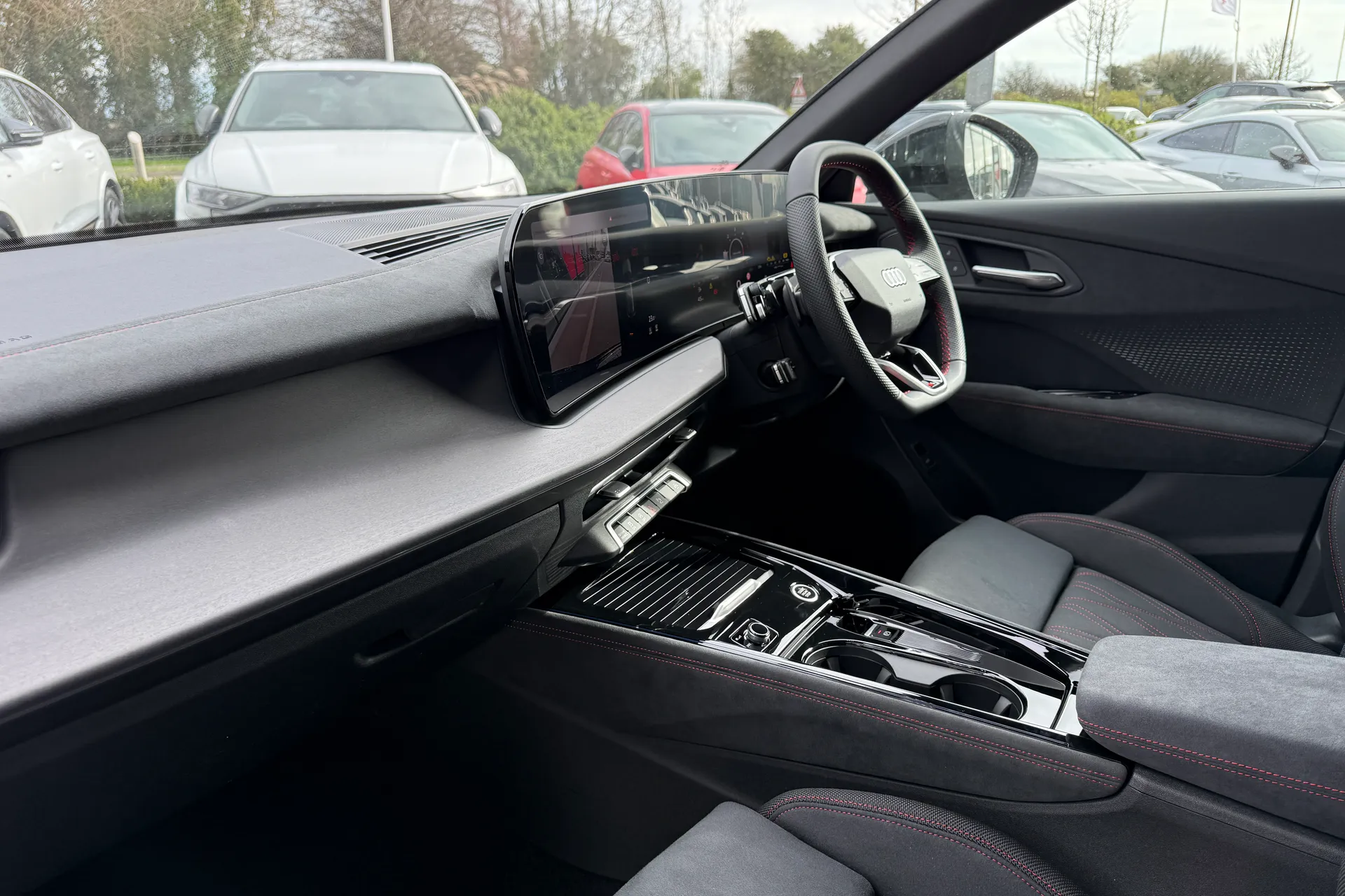 Audi Q3 thumbnail image number 17