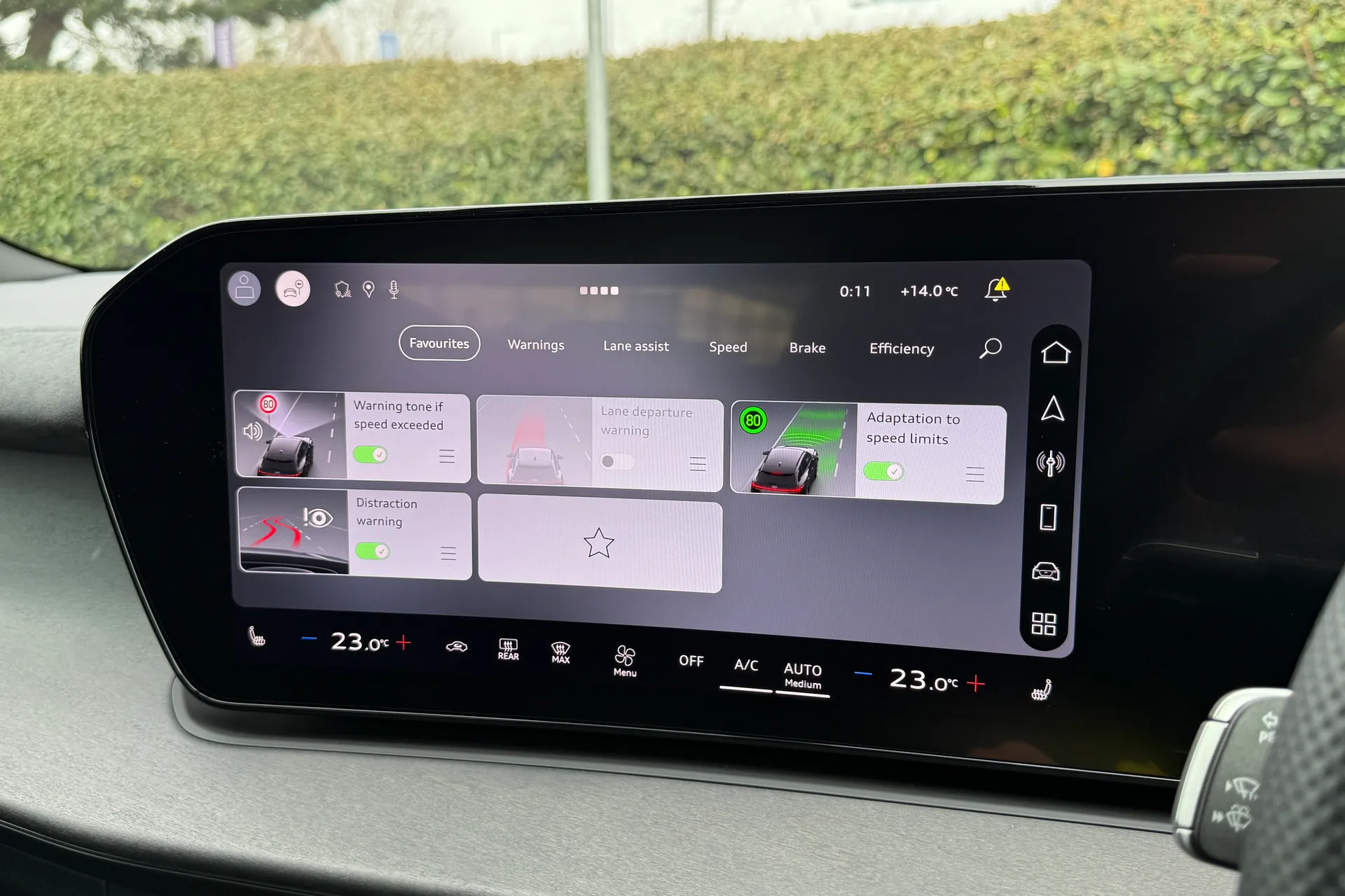 Audi Q3 thumbnail image number 32