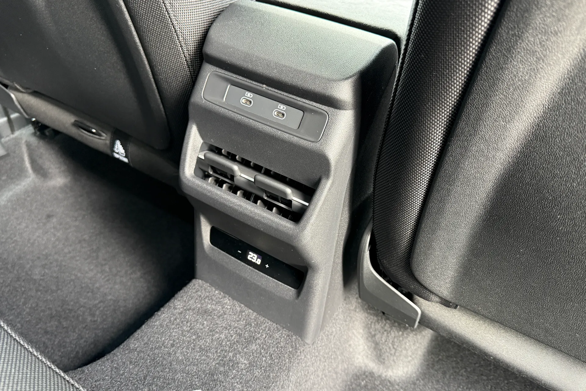 Audi Q3 thumbnail image number 41