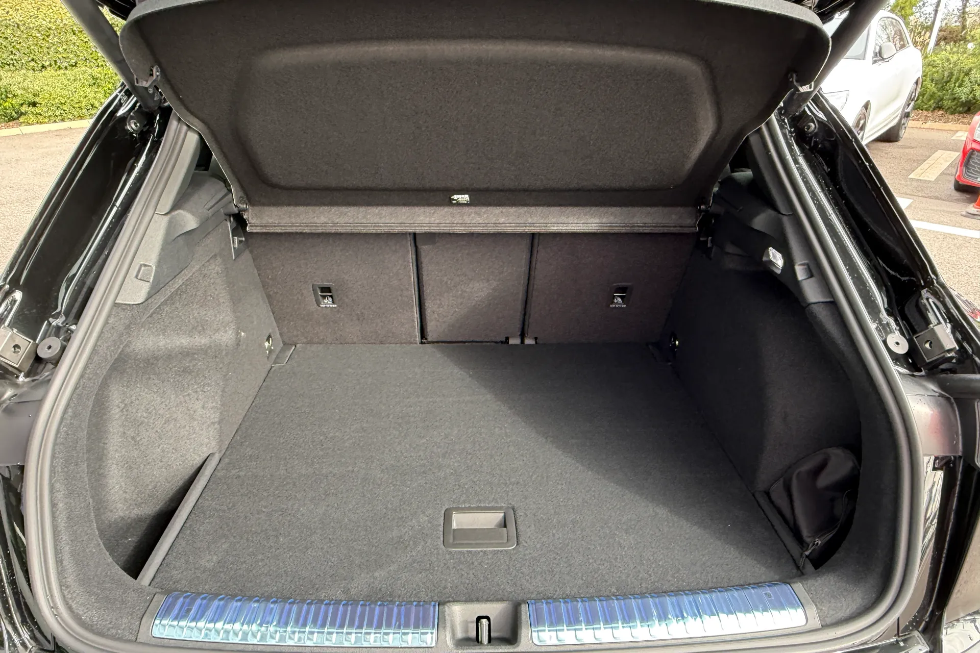 Audi Q3 thumbnail image number 44