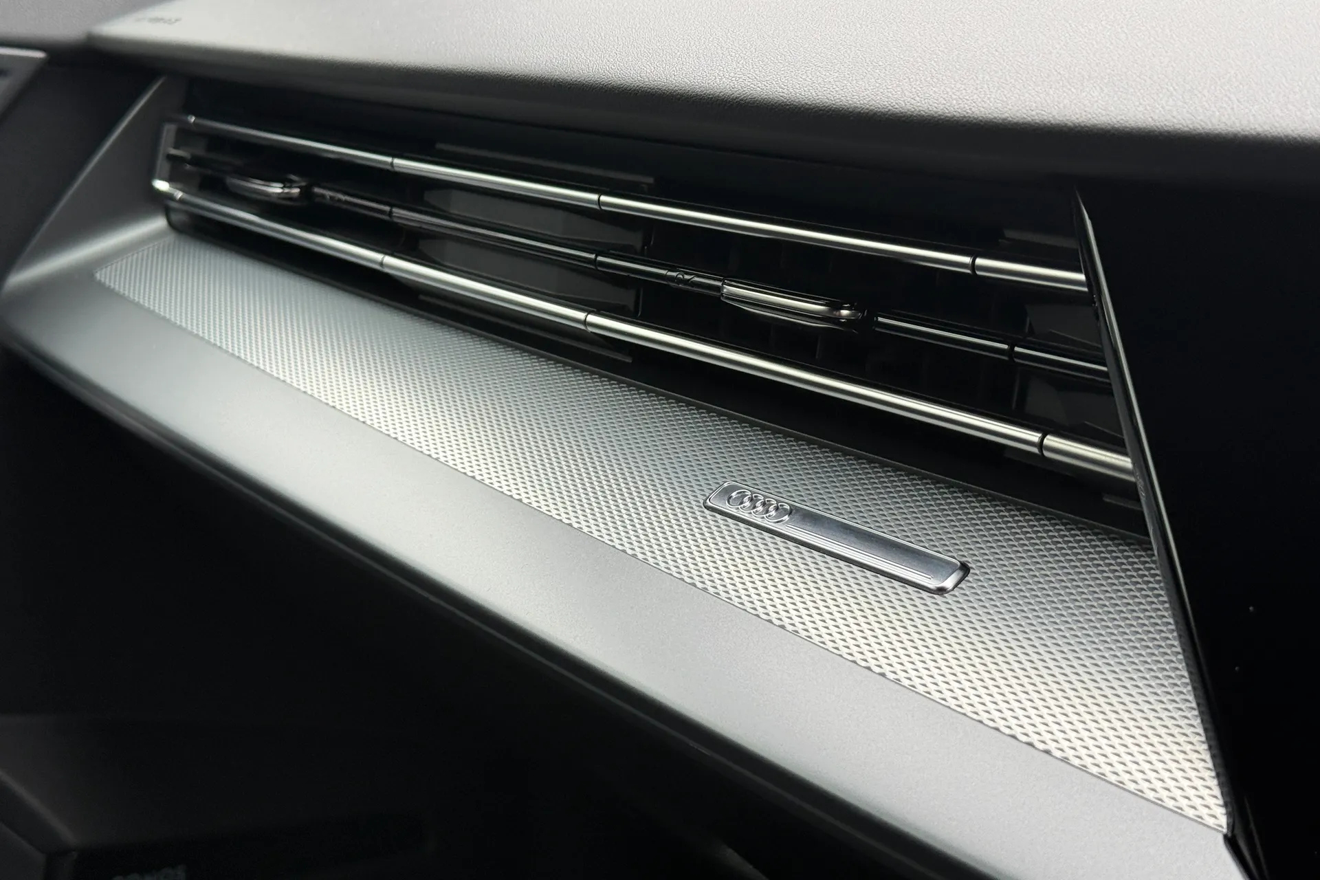 Audi A3 thumbnail image number 18