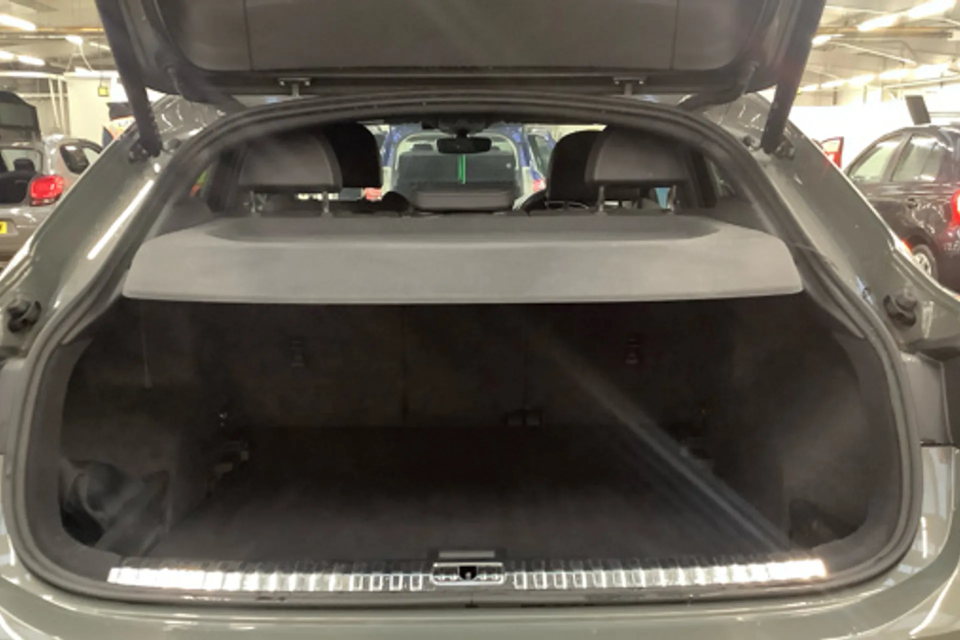 Audi Q3 thumbnail image number 11