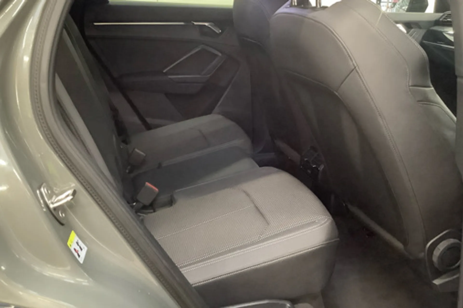 Audi Q3 thumbnail image number 12