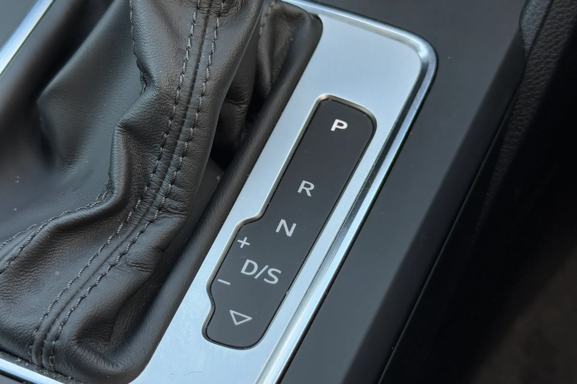 Audi Q2 thumbnail image number 25