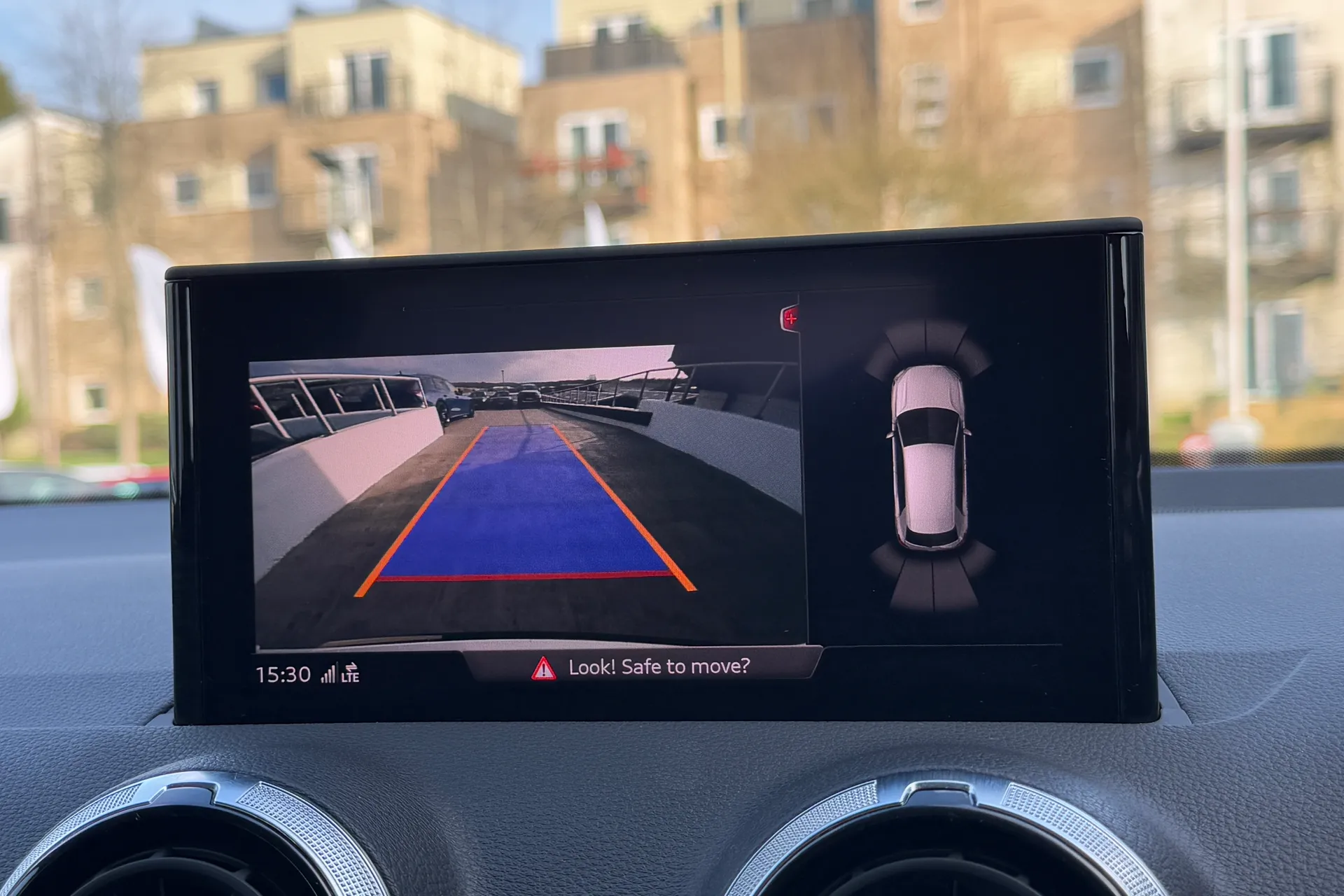 Audi Q2 thumbnail image number 5