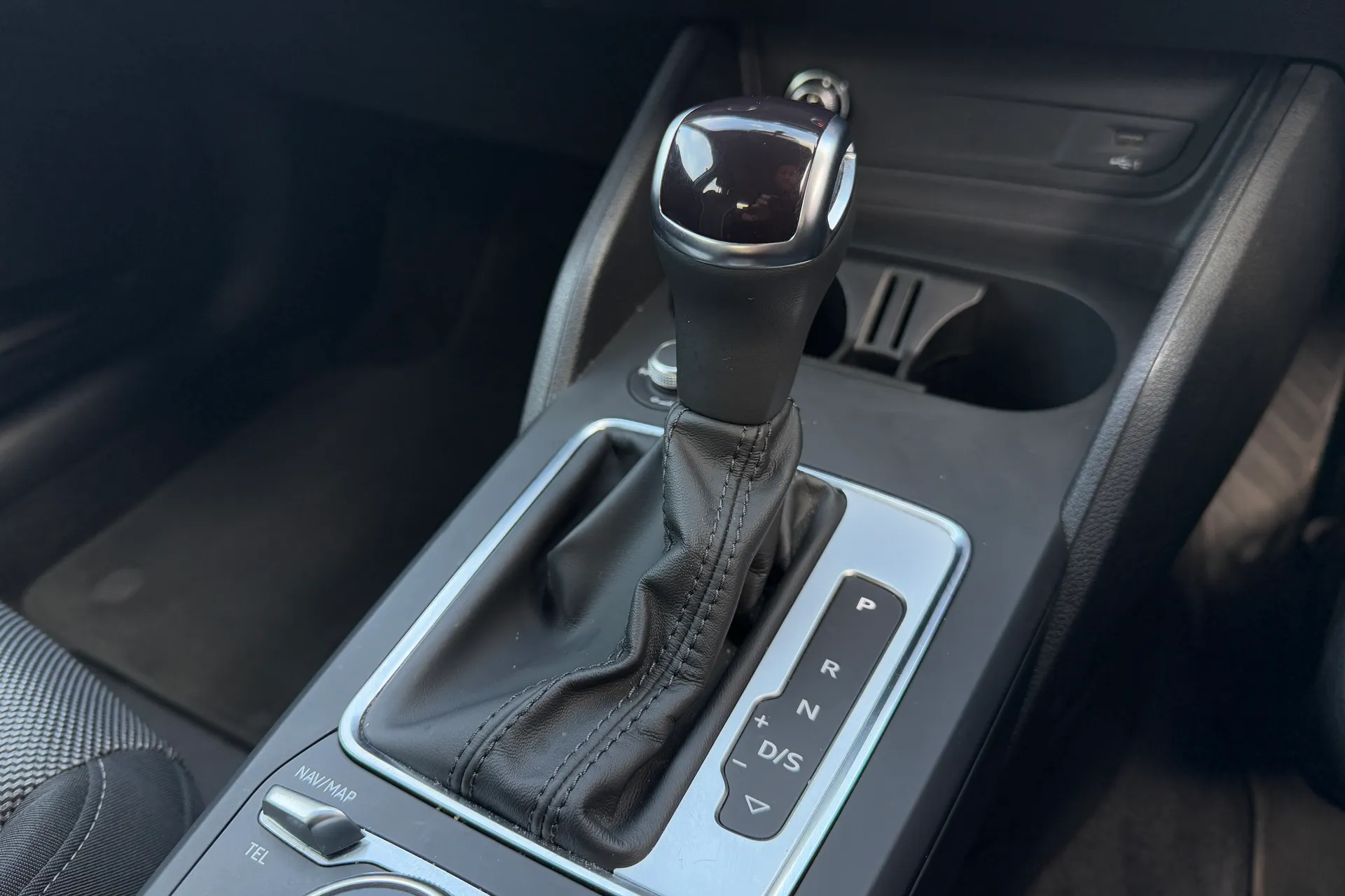 Audi Q2 thumbnail image number 24